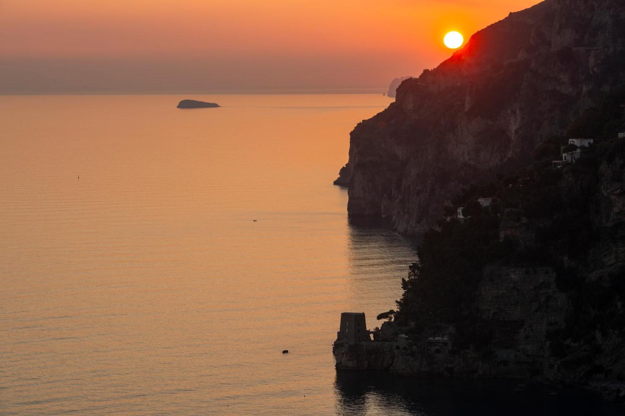 Aria Di Mare,Near Elevator, Few Steps, Parking, Garden Apartment Positano Luaran gambar